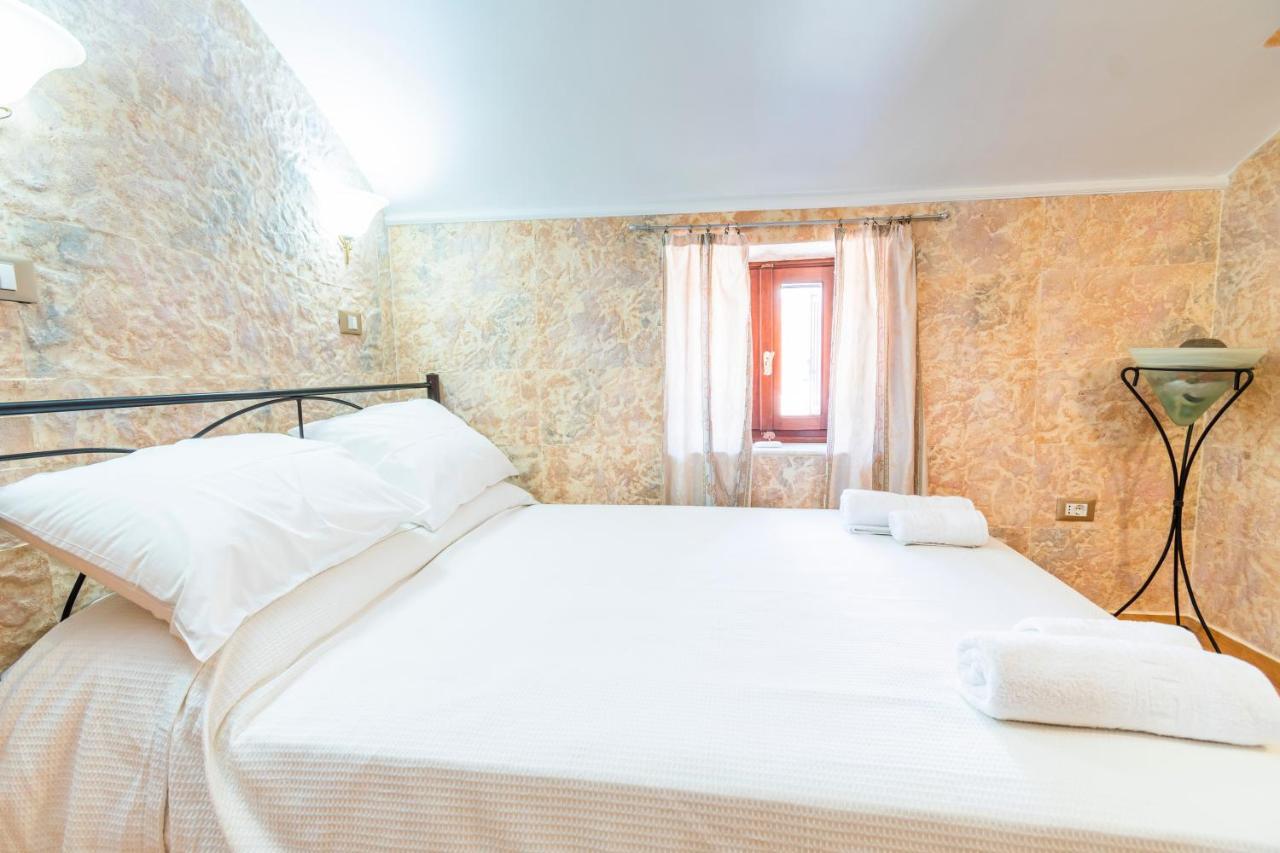 Apartament Eirini Simi Zewnętrze zdjęcie